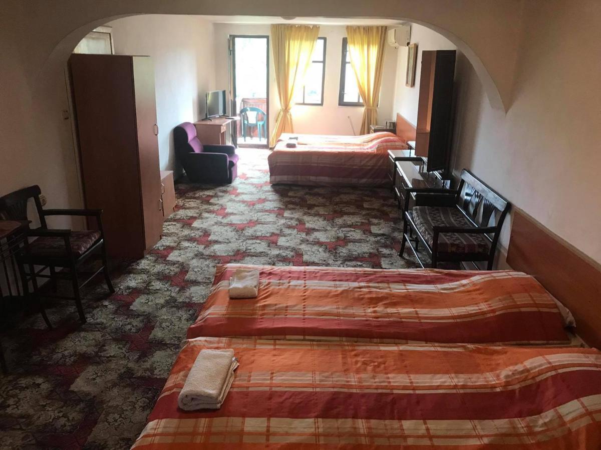 Guestrooms Ross Veliko Tŭrnovo Exterior photo