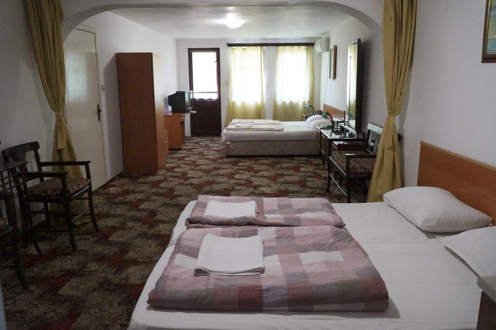 Guestrooms Ross Veliko Tŭrnovo Exterior photo